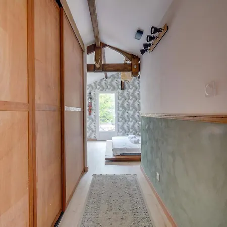 Maison Avec Terrasse & Parking Bacalan Guest house *