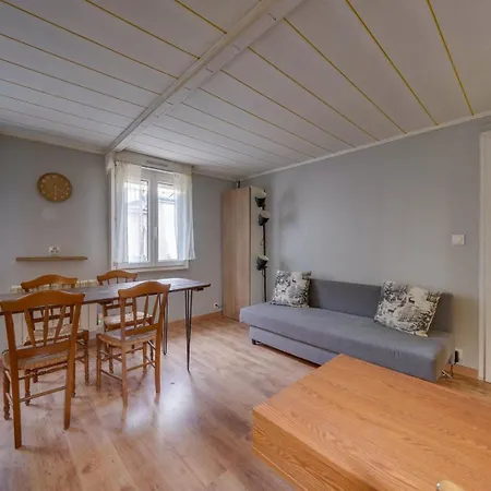 Maison Avec Terrasse & Parking Bacalan Guest house