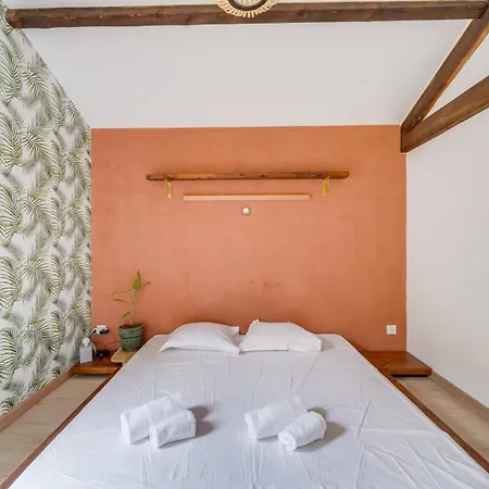 Guest house Maison Avec Terrasse & Parking Bacalan