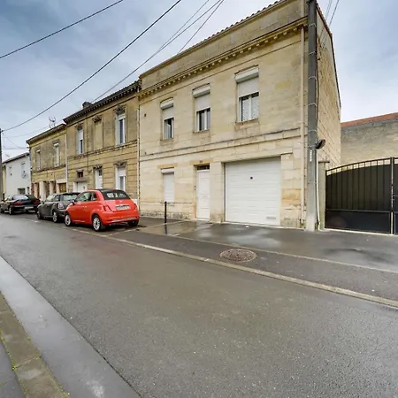 Pensión Maison Avec Terrasse & Parking Bacalan 4*